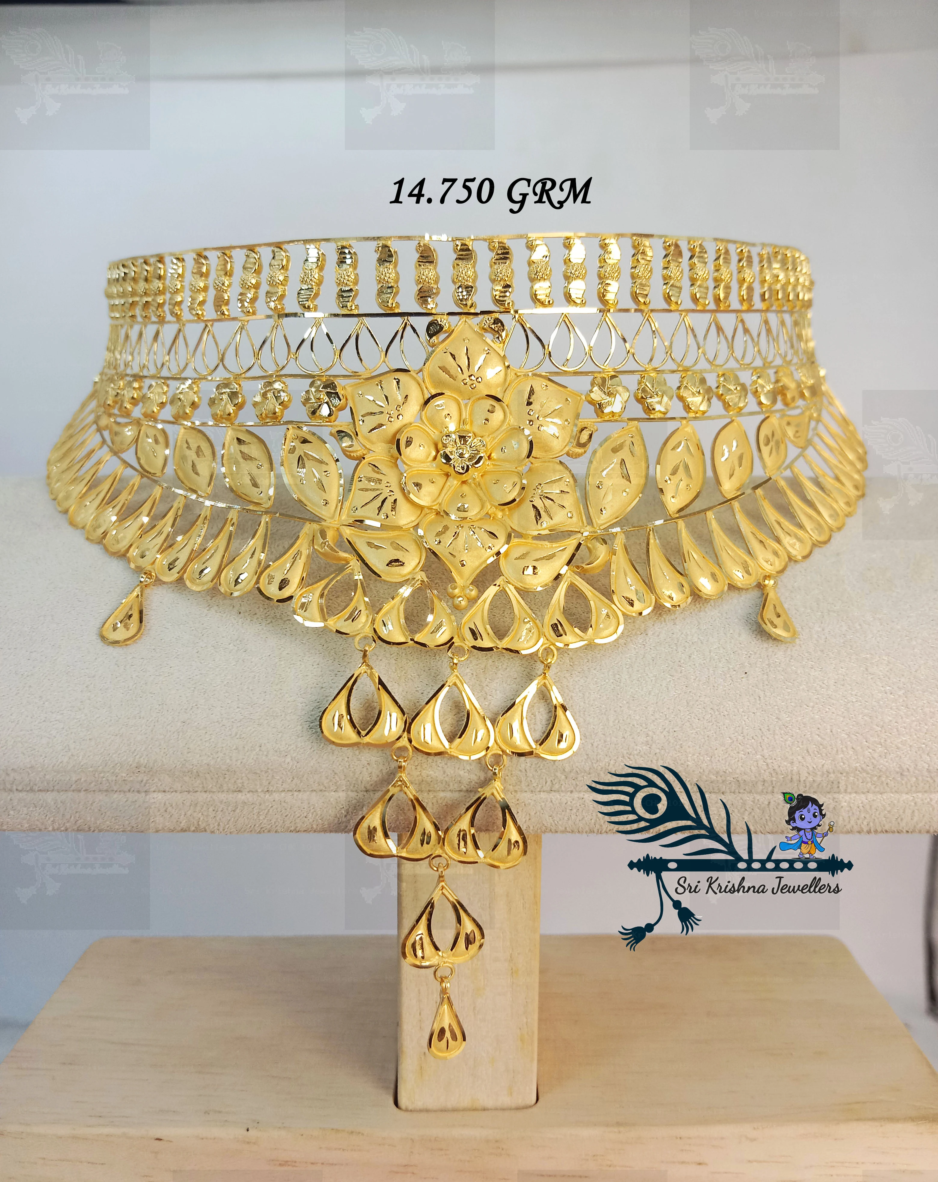 Crown Choker